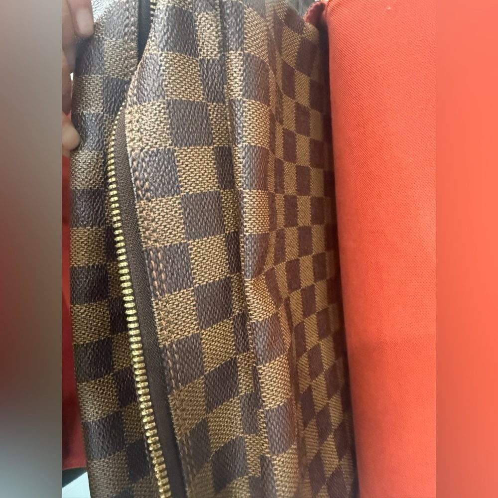 AUTHENTIC LOUIS VUITTON
Damier Ebene Daniel GM Messenger Bag - Picture 7 of 11